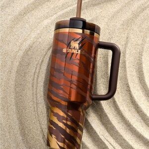 Stanley Animal Print Tumbler Tyla